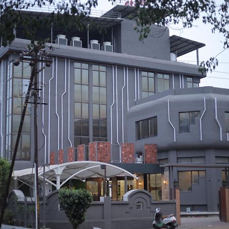 Hotel Statusinn, Ichalkaranji Esterno foto