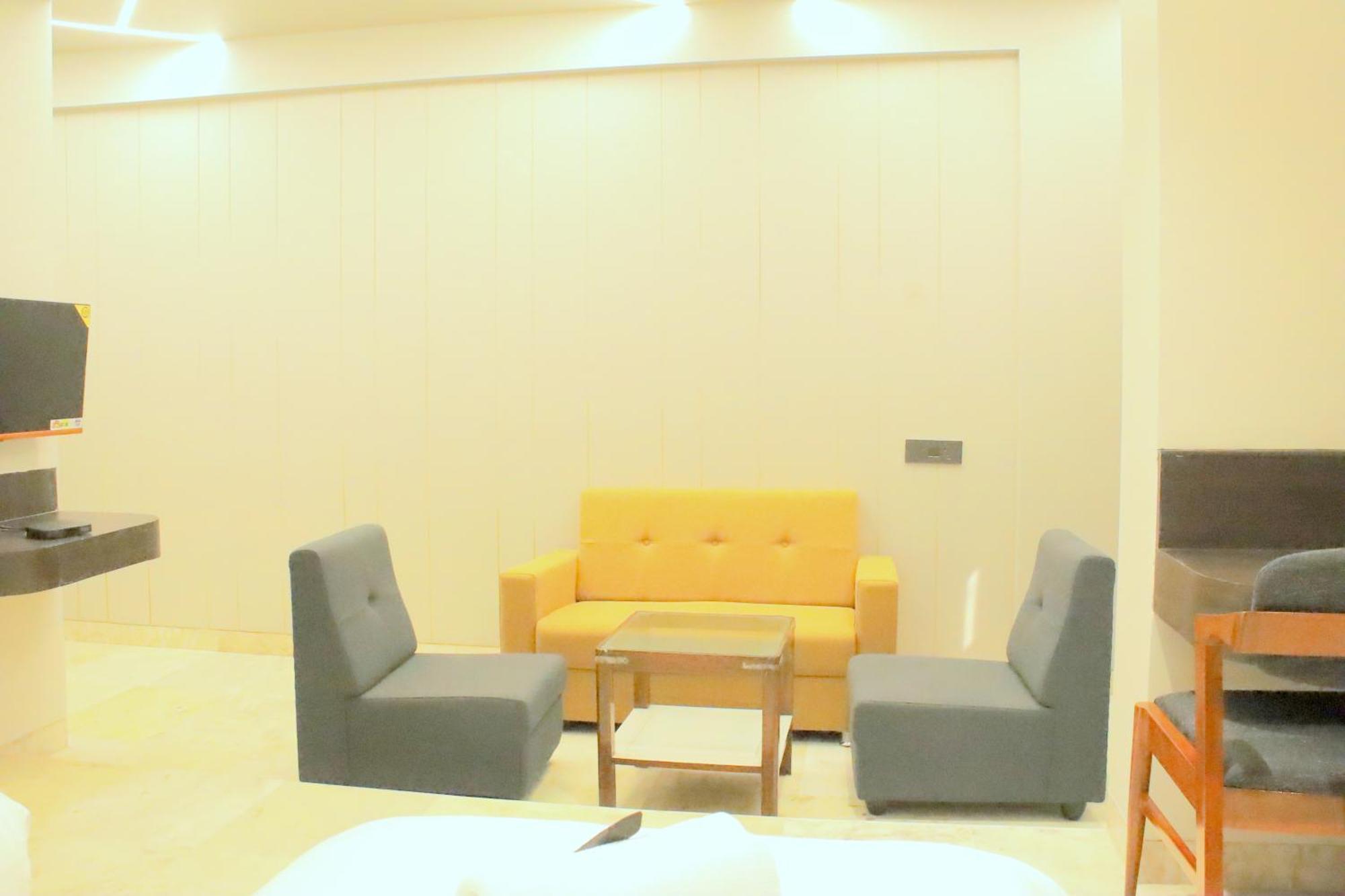 Hotel Statusinn, Ichalkaranji Esterno foto