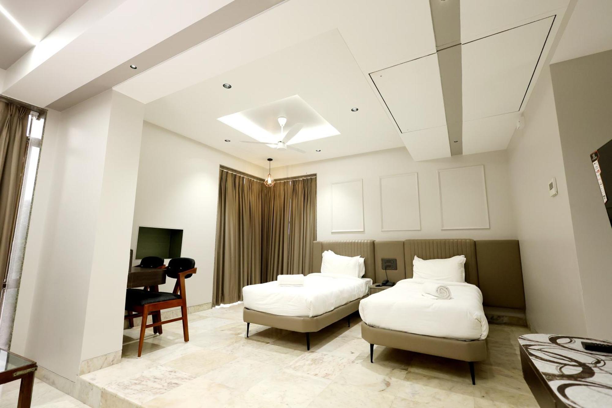 Hotel Statusinn, Ichalkaranji Esterno foto