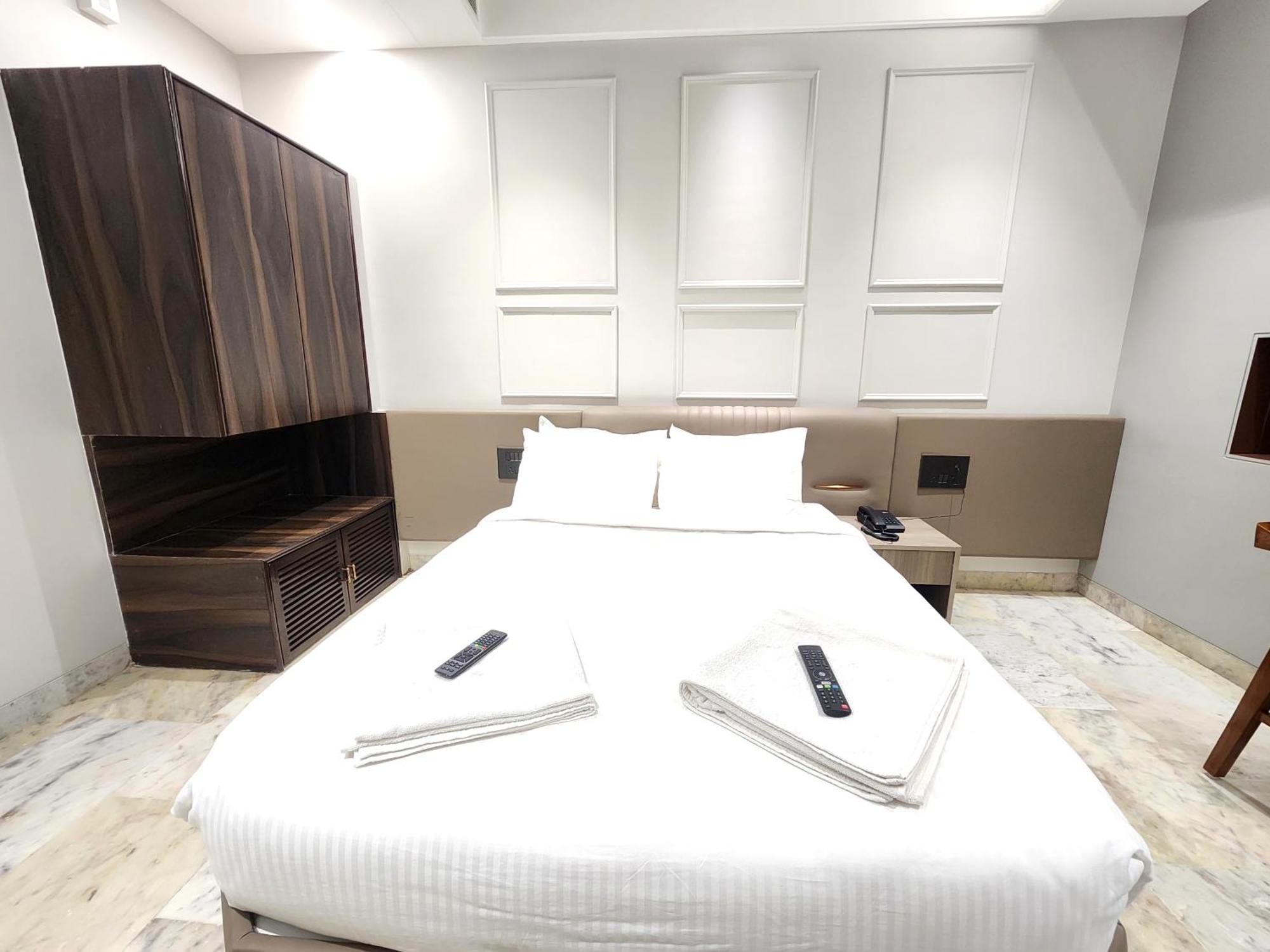 Hotel Statusinn, Ichalkaranji Esterno foto