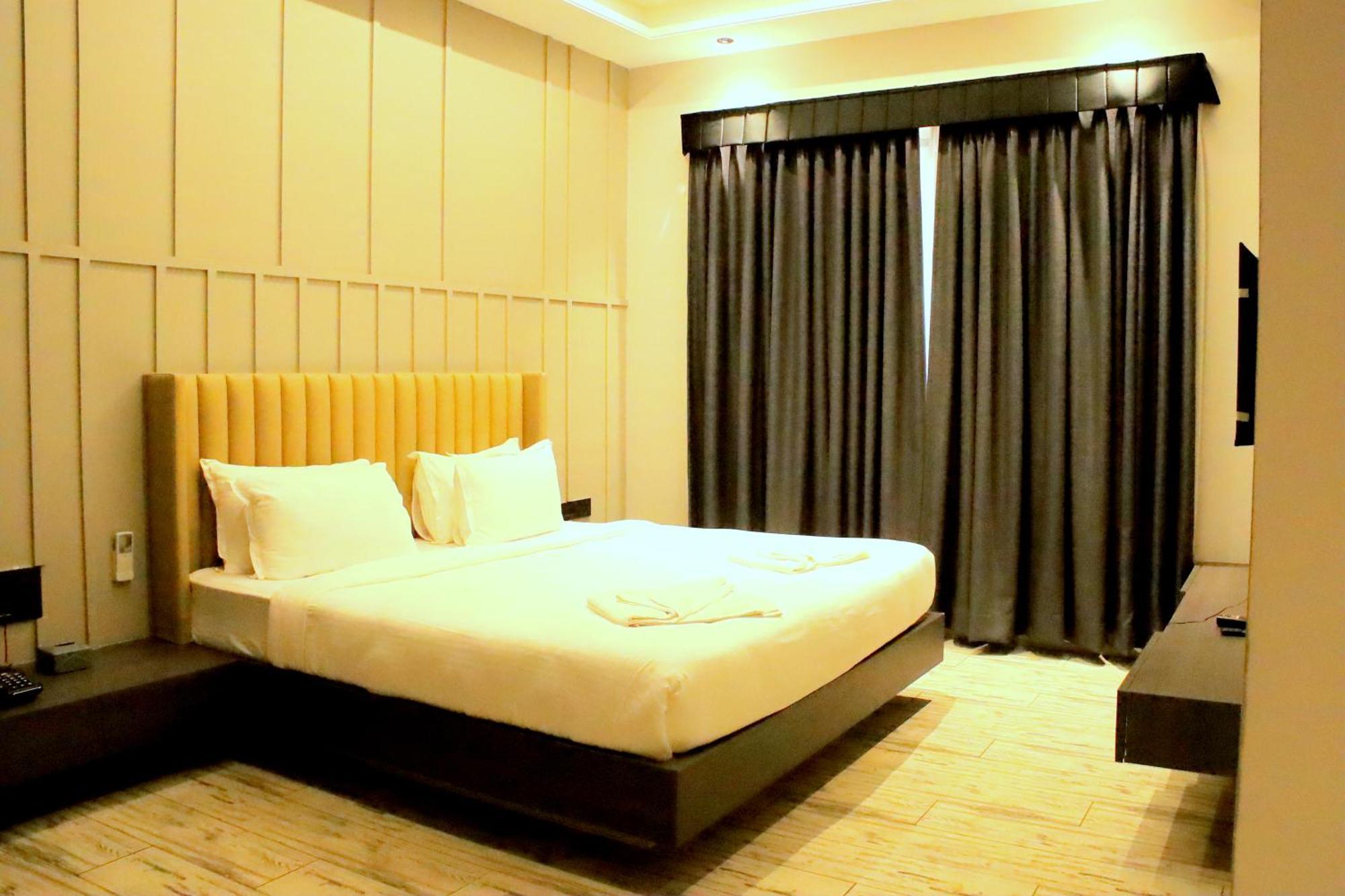 Hotel Statusinn, Ichalkaranji Esterno foto