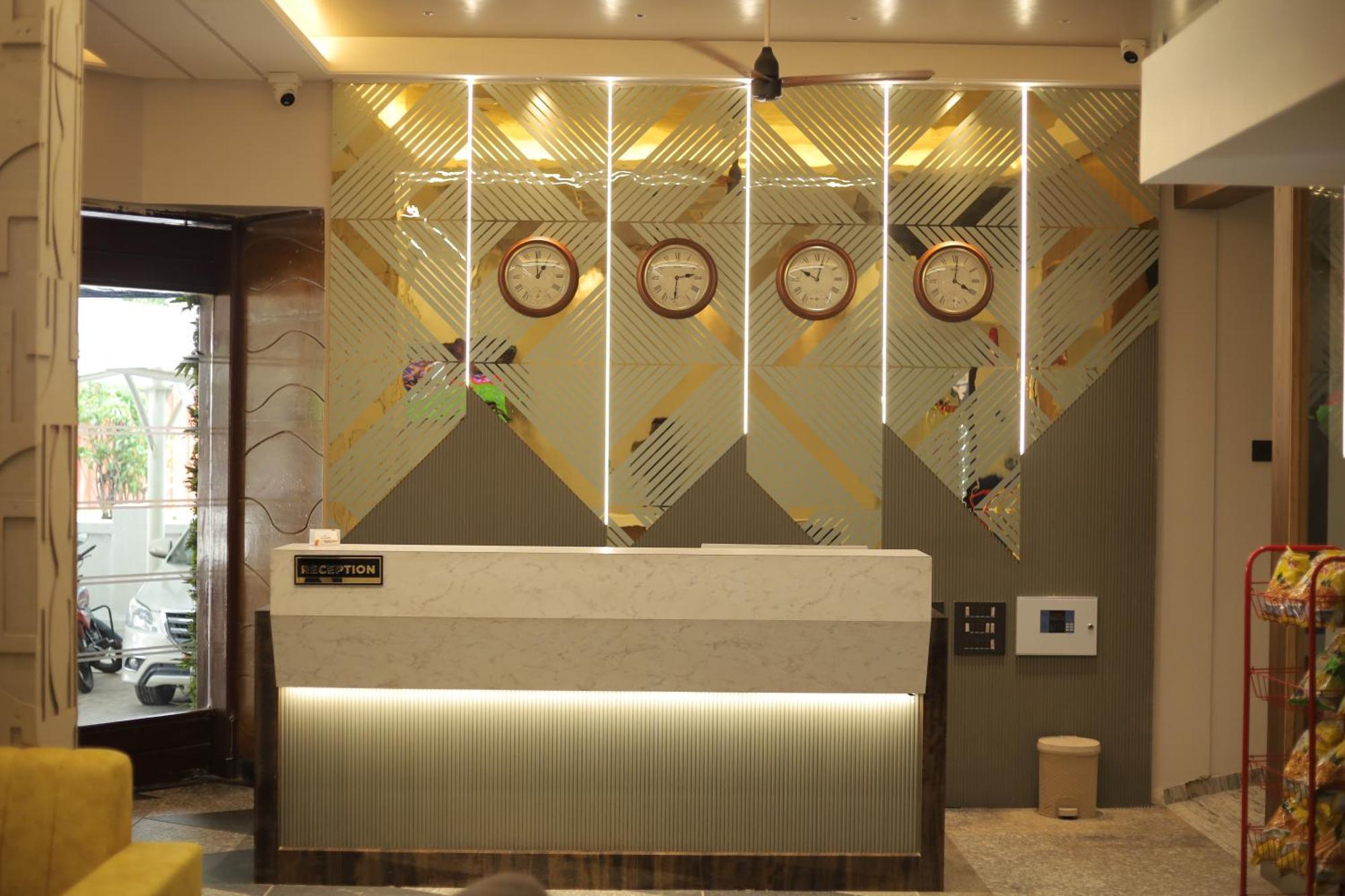Hotel Statusinn, Ichalkaranji Esterno foto